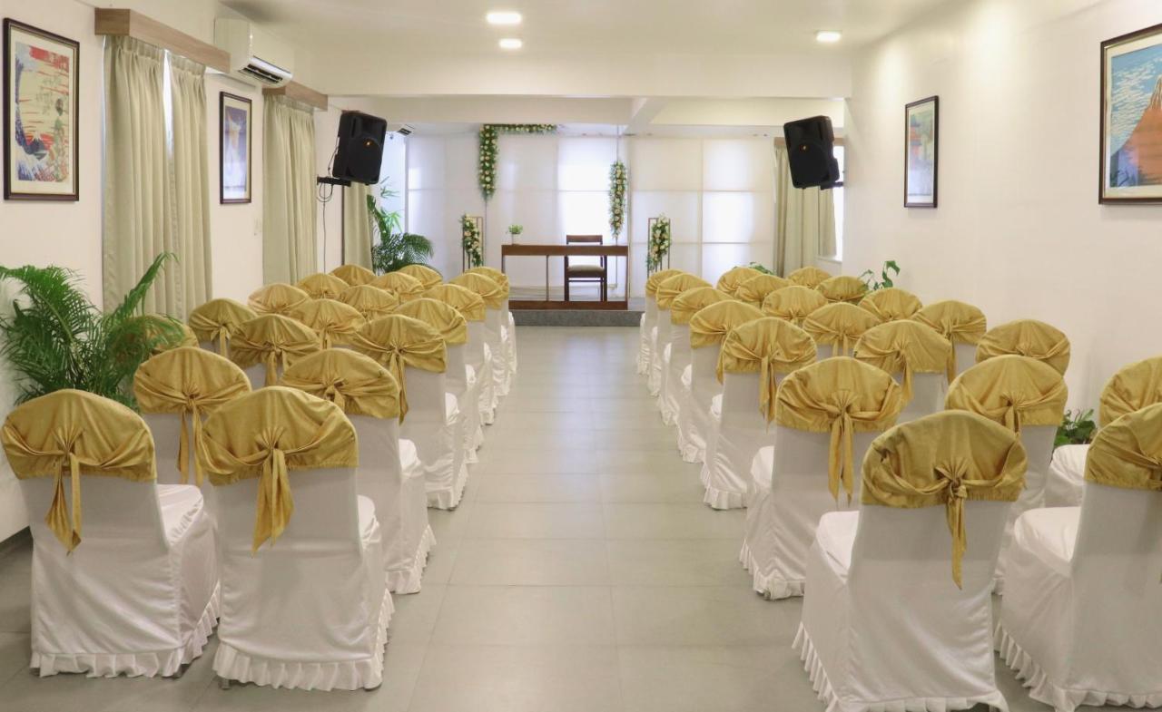 Niko Hotels Kochi Esterno foto
