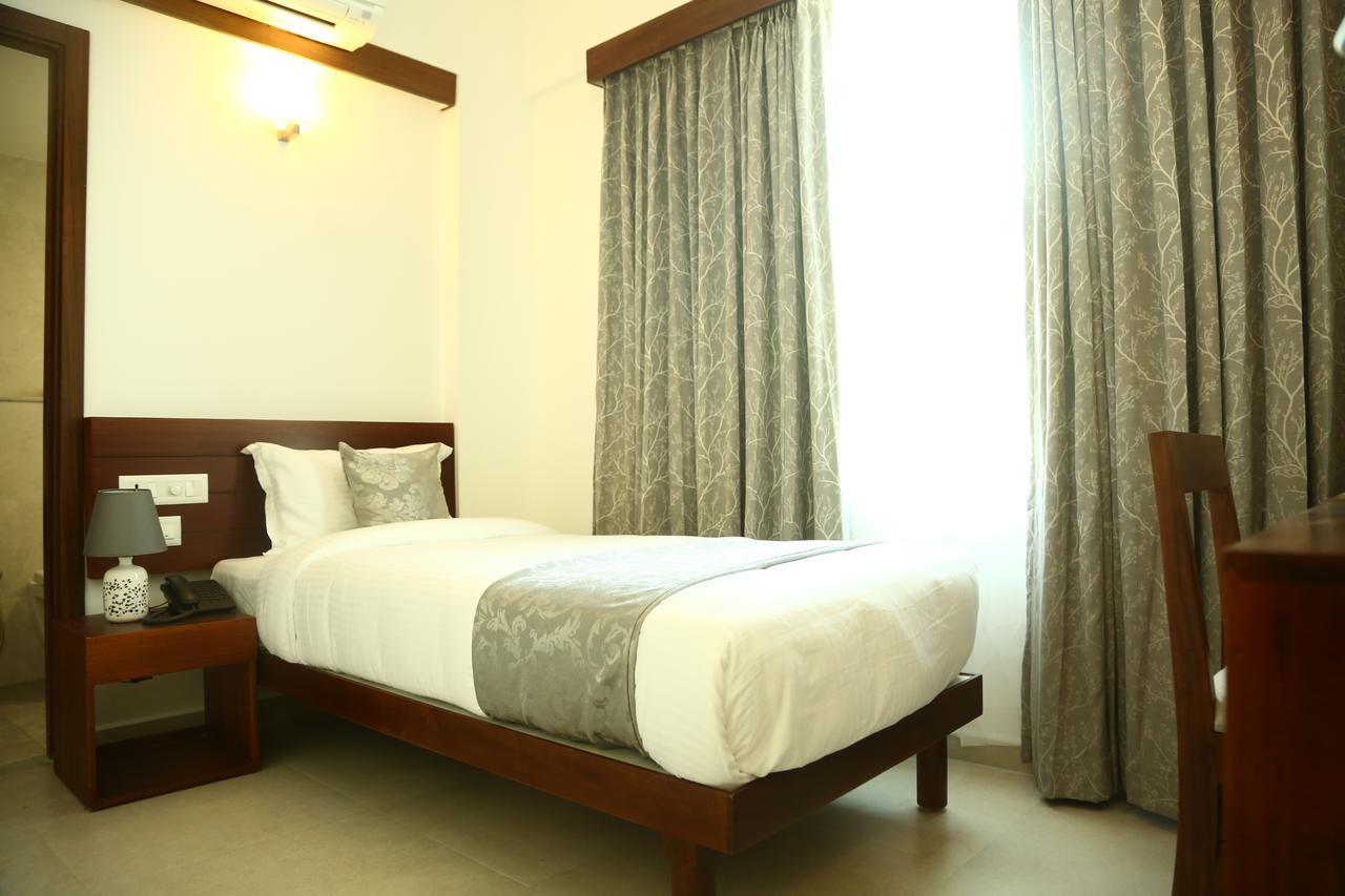 Niko Hotels Kochi Esterno foto