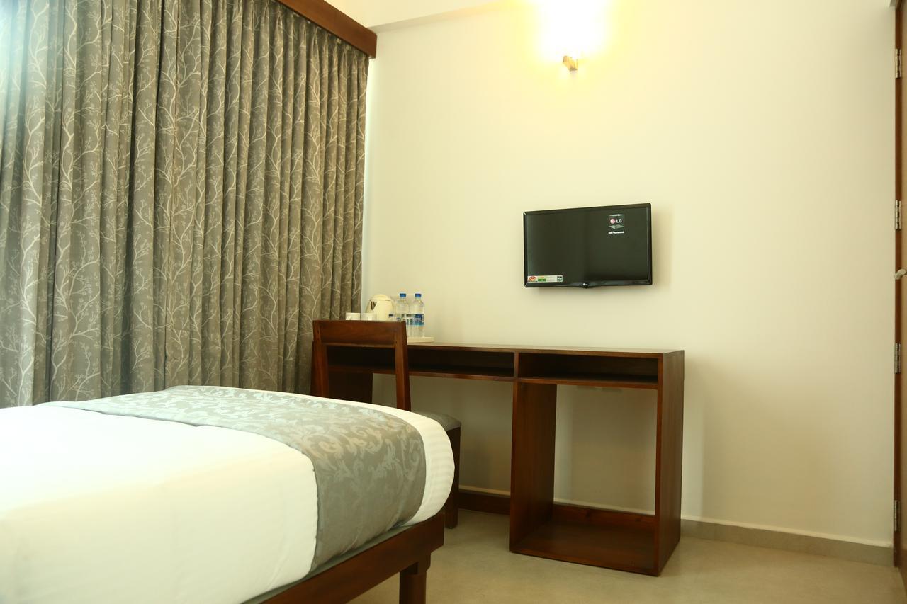 Niko Hotels Kochi Esterno foto