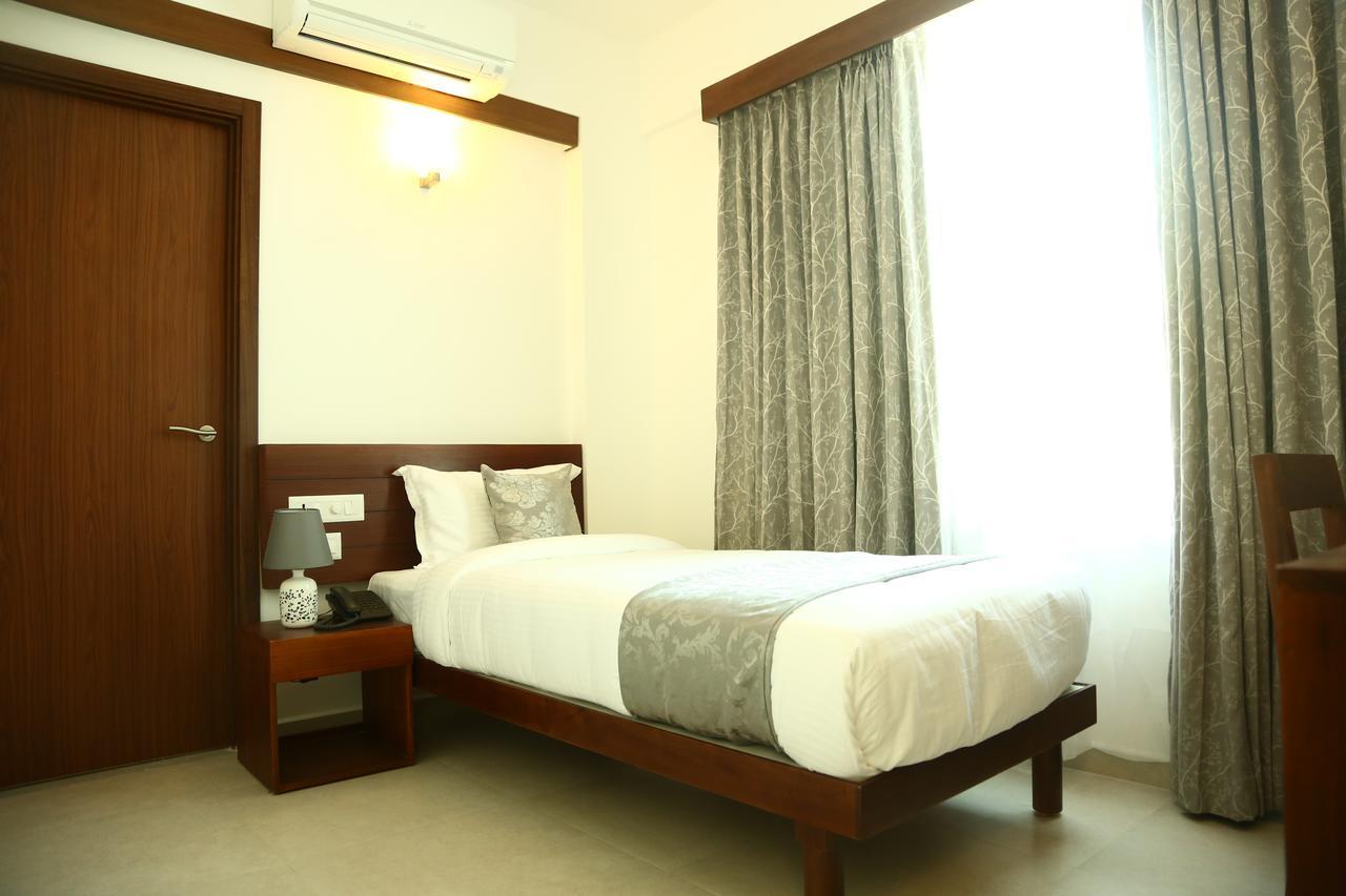 Niko Hotels Kochi Esterno foto