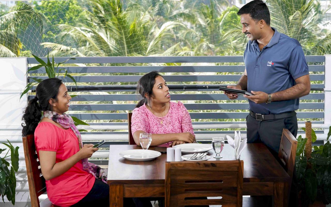 Niko Hotels Kochi Esterno foto