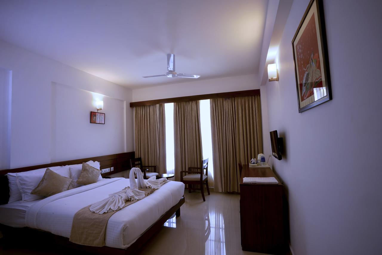 Niko Hotels Kochi Esterno foto