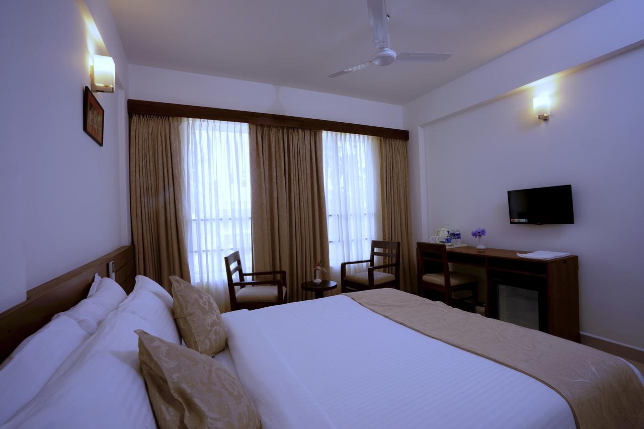 Niko Hotels Kochi Esterno foto