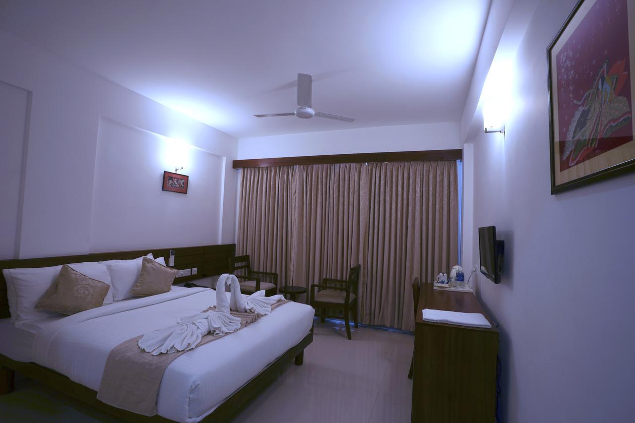 Niko Hotels Kochi Esterno foto